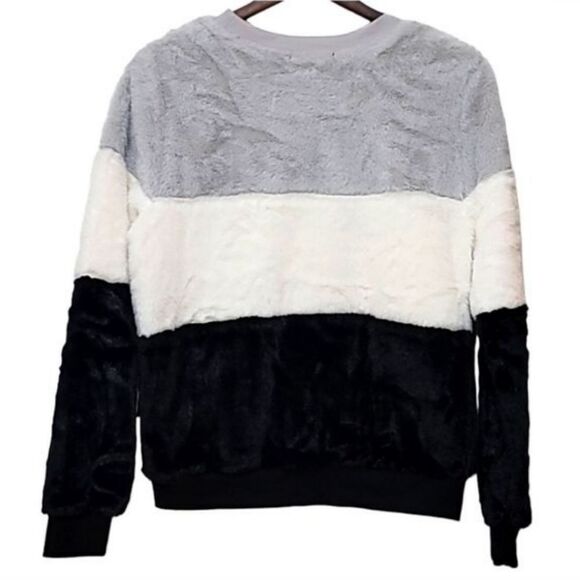 NWT Almost Famous Faux Fur Sweatshirt/Top - Picture 4 of 4